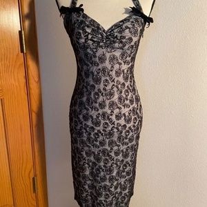 BETSEY JOHNSON HALTER DRESS. SIZE 8